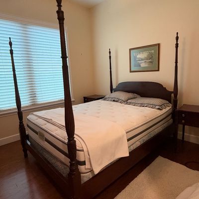 Sale Photo Thumbnail #66: 4 poster Queen Bed 