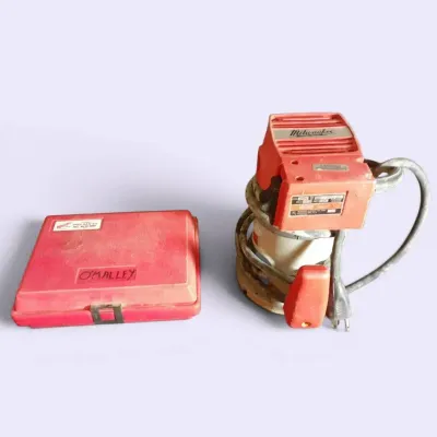 DO217 Milwaukee Router And Hole Saw Kit