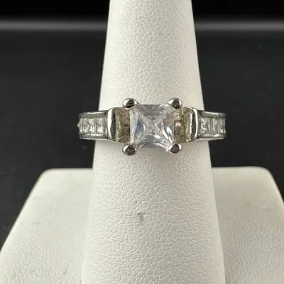 Sale Photo Thumbnail #573