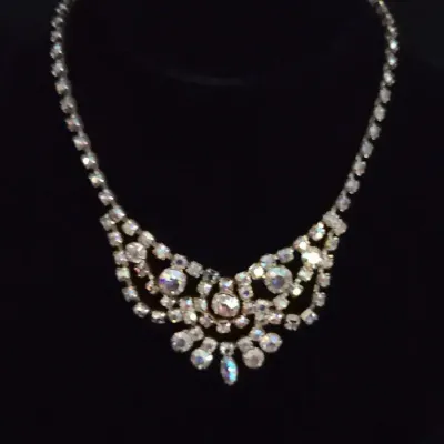Intriguing Iridescent Necklace With Fabulous Faux Stones For Maximum Sparkle 