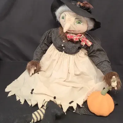 She's A Little Wicked Joe Spencer Style - Eunice The Witch Decorative Doll 