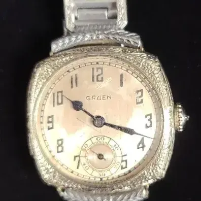 Tasteful Timepiece - Gruen Wristwatch With Art Deco Ladies Nickel Silver Marking On Band