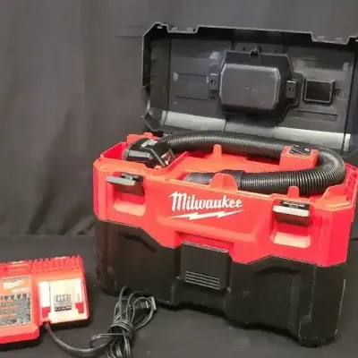 Suck It Up! Milwaukee M18 Cordless Wet/Dry Vacuum with M12/M18 Charger