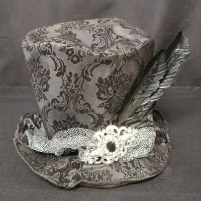 Dressed to Kill – Gothic Steampunk Top Hat