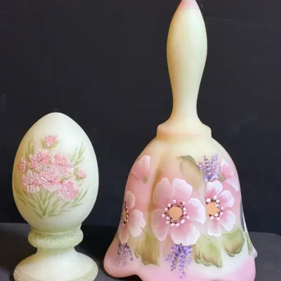 Fenton Burmese Bell And Satin Egg