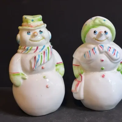 Fenton Milk Glass Snowman & Snowlady Couple. 