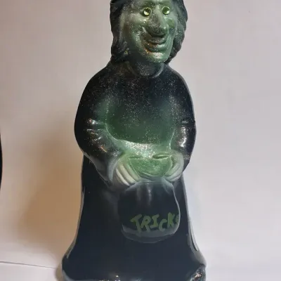 Fenton Witch 5284-Gertie, “Tricks”