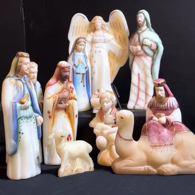 Fenton 11 Piece Custard Glass Nativity Set