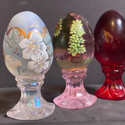 Fenton Eggs On Pedestals