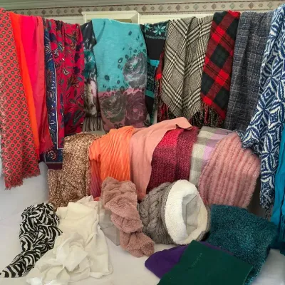 WOMEN’S SCARF LOT 20+ SCARVES , SHAWLS and WRAPS