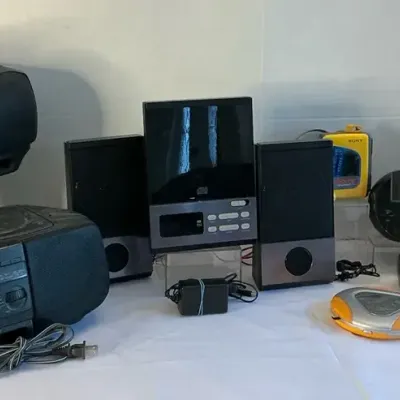 Lot Of Boom Boxes, CDPlayers With Speakers & Walkmans