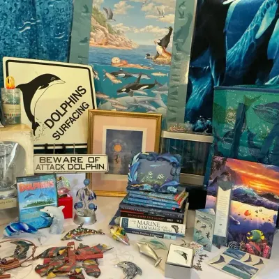 DOLPHIN AND MARINE  LIFE COLLECTIBLES-DECOR AND BOOKS