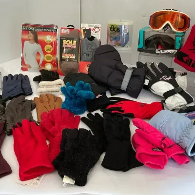 WINTER GLOVE/ COLD - WEATHER GEAR LOT