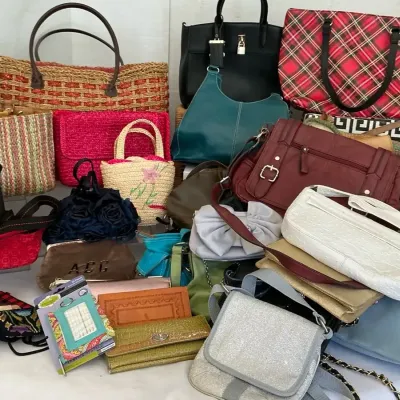 WOMEN’S HANDBAG & PURSE LOT 20+ PURSES, TOTES, WALLETS, CLUTCHES