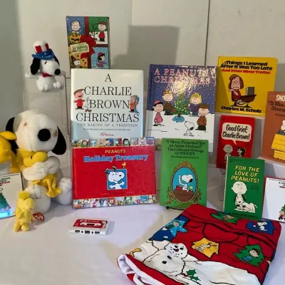SNOOPY AND PEANUT COLLECTIBLES
