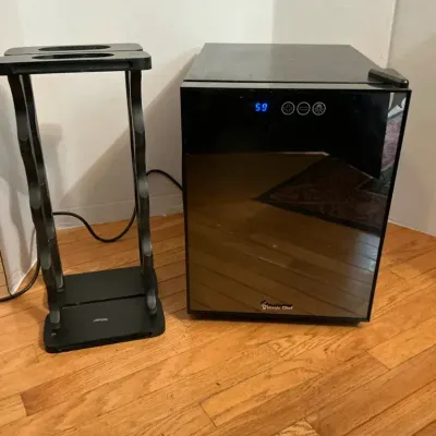 Magic Chef, Wine Refrigerator Model Mcwc128