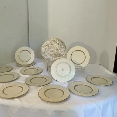 LENOX DESSERT/ SALAD PLATES -12 w STORAGE ZIPPER CASE 