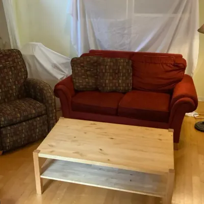 LIVING ROOM SET/ LOVESEAT- RECLINING CHAIR- COFFEE TABLE- FLOOR LAMP