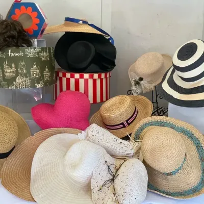 WOMENS SUN HAT LOT / STRAW HATS, FLOPPY HATS , HAT BOXES ,SHORT HAIR WIG 