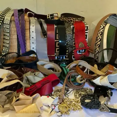 WOMEN’S BELT LOT ASSORTMENT 25+