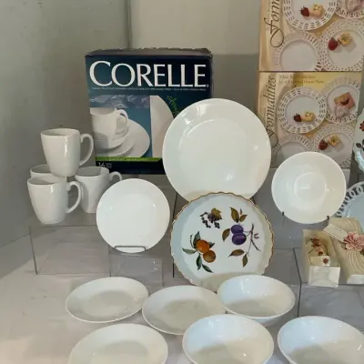 CORELLE BY CORELLE / BAUM BROTHERS DESSERT PLATES -8 - TABLEWARE 