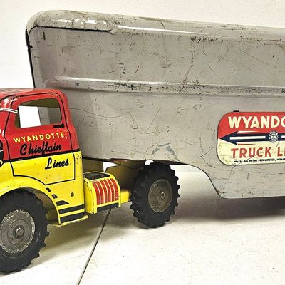 Wyandotte Chieftain Truck Lines Truck and Trailer