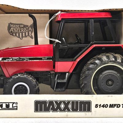 Case International Maxxum 5140 MFD Tractor