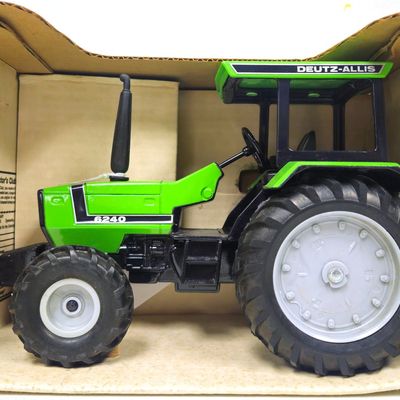 Deutz-Allis 6240 Tractor