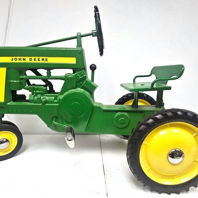 Eska John Deere 130 Series Pedal Tractor
