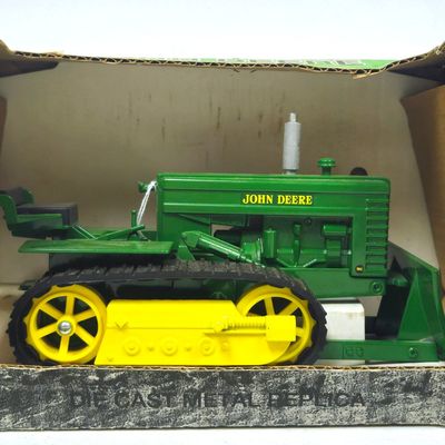 John Deere MC Crawler