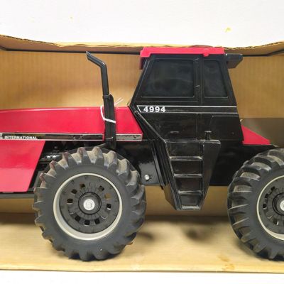 Case International 4994 4-Wheel Drive Tractor