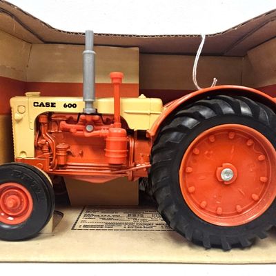 Case WF 600 Tractor