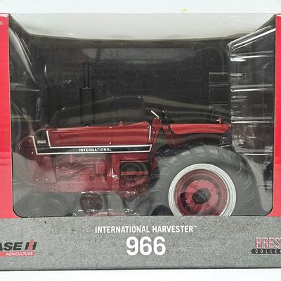Case International Harvester 966 Tractor
