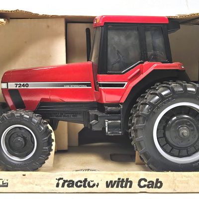 Case International 7240 Tractor with Cab
