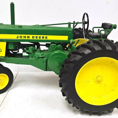1/8 Scale John Deere NF Model 720 Tractor