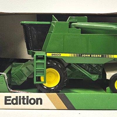 John Deere 9600 HD Combine