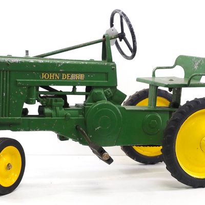 Eska John Deere Pedal Tractor