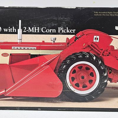 Farmall HD 560 with 2-MH Corn Picker