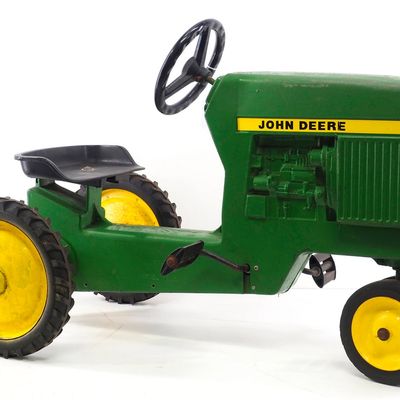 John Deere Pedal Tractor with Trailer