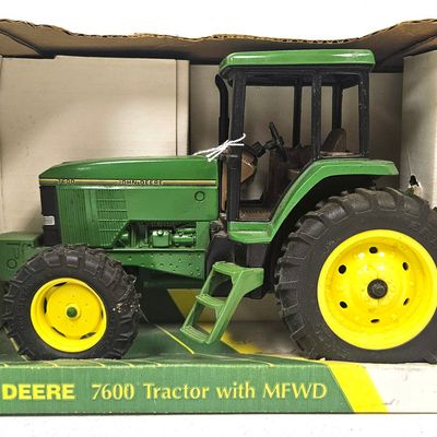 John Deere 7600 Tractor with MFWD