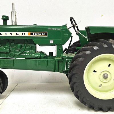 1/8 Scale Oliver HD NF 1850 Tractor