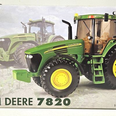 John Deere 7820 Tractor