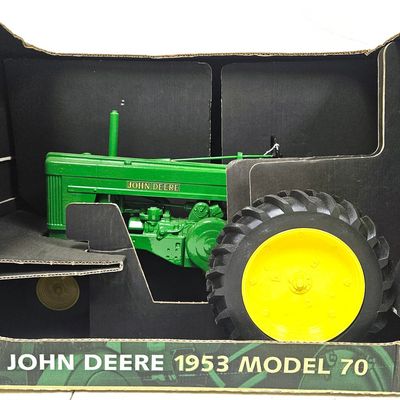 1/8 Scale John Deere 1953 70 NF Row Crop Tractor