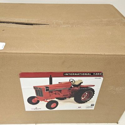 1/8 Scale International 1466 WF Tractor