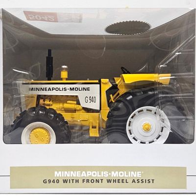 Minneapolis Moline G940 Tractor with FWA