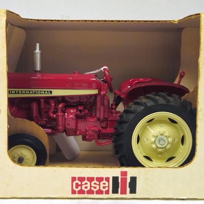 Case IH WF International Farmall F-12 Tractor