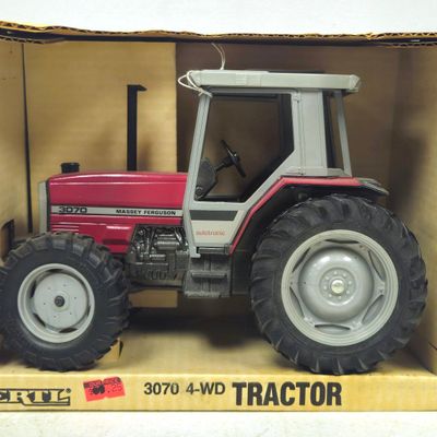 Massey Ferguson 3070 4WD Tractor