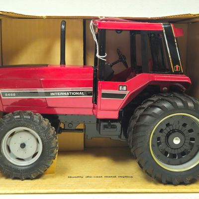 International 5488 All Wheel Drive Assist Tractor