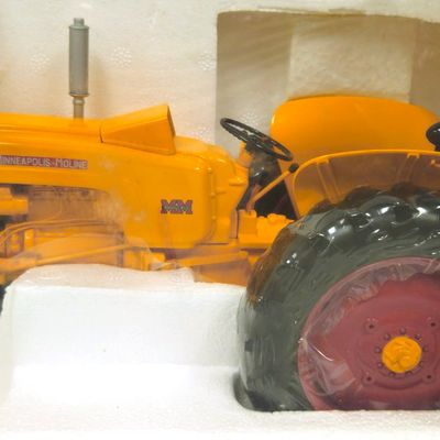 Minneapolis Moline NF HD 445 Powerline Tractor