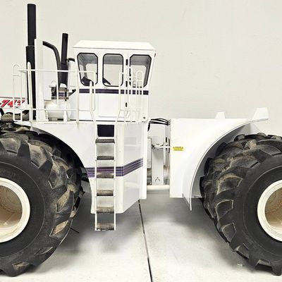 DCP Big Bud 16V-747 4WD Tractor / Mover
